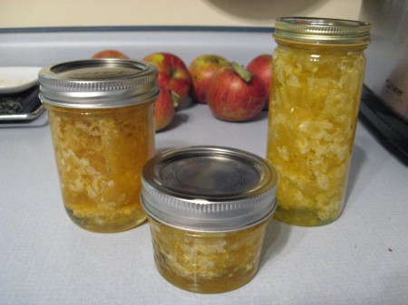 sadly... the extent of our honey for 2014. But you can also see apples that we picked from one of our trees. Bees did their pollinating job anyway!